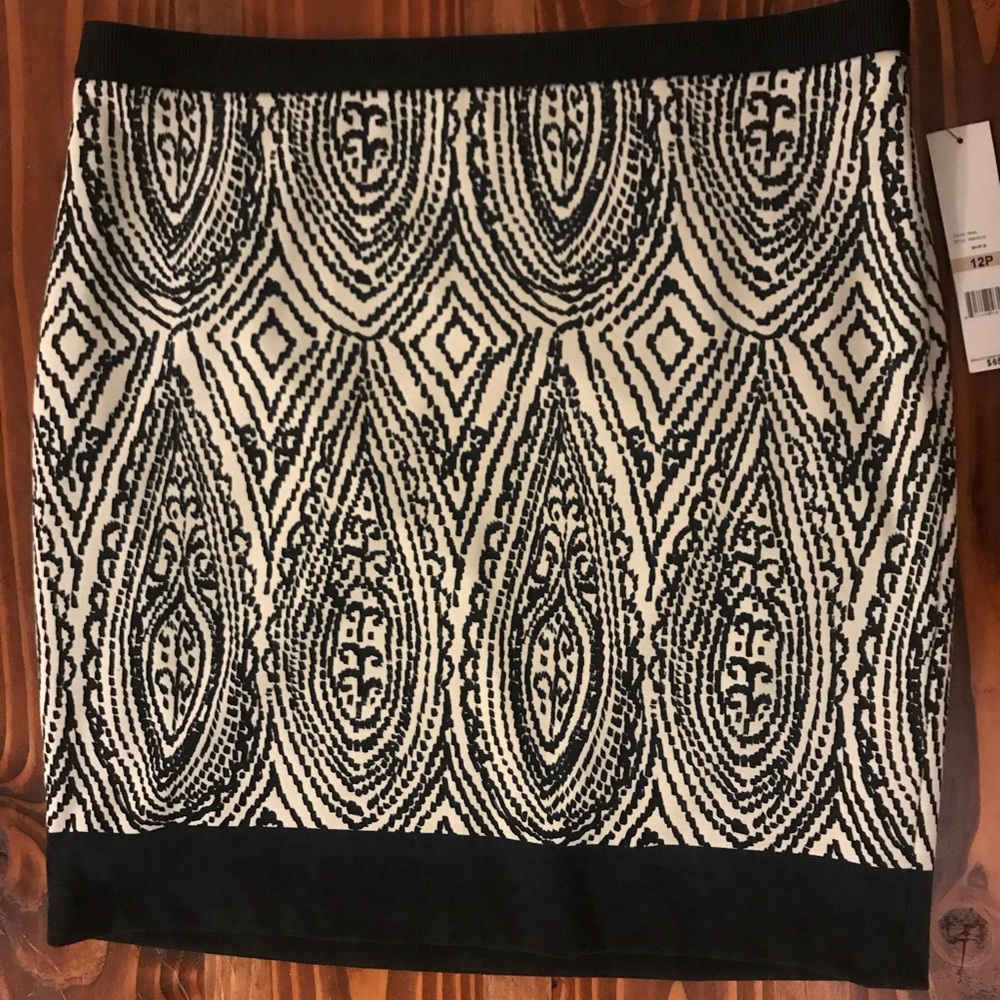 NWT Black and Ivory Pencil Skirt
